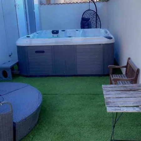 Maison Avec Piscine Et Jacuzzi Chauffee *